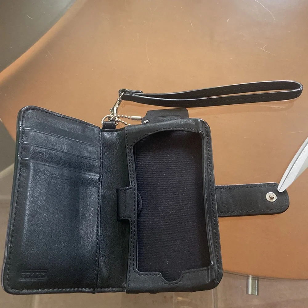 Vintage Coach leather phone/wallet wristlet